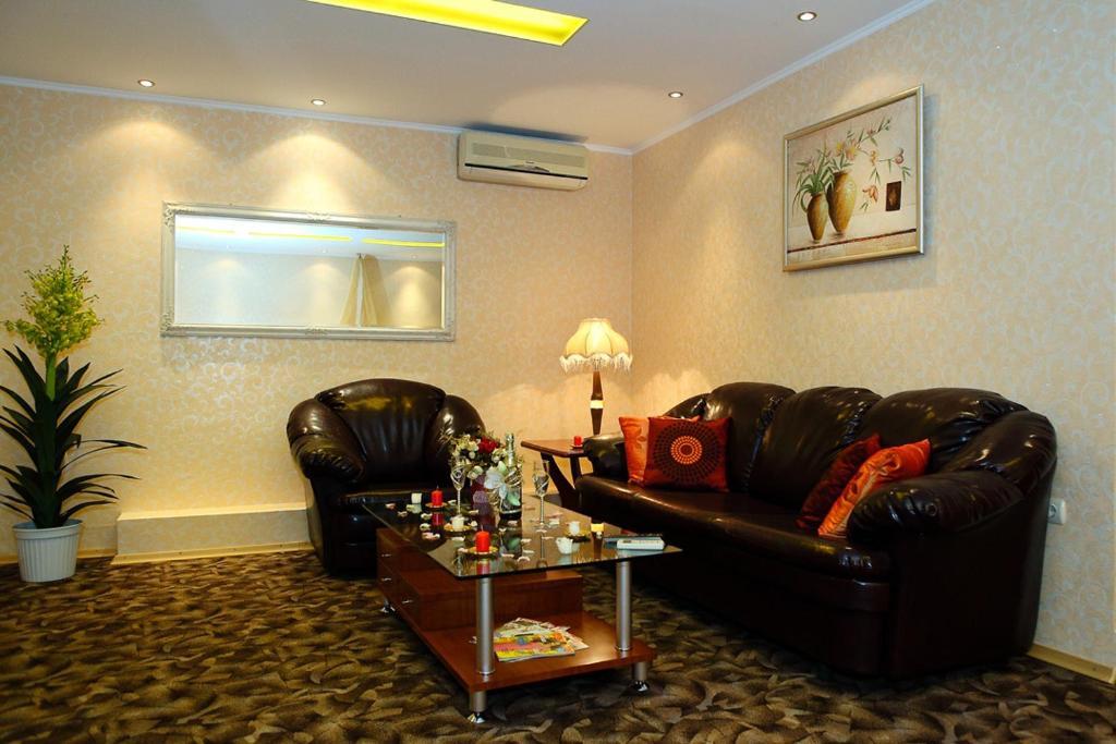 Yor-Daniel Hotel Πάζαρτζικ Δωμάτιο φωτογραφία